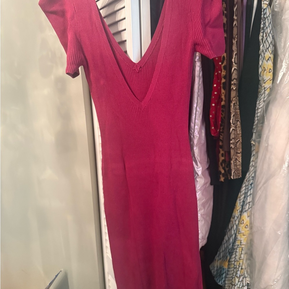 Elegant Pink Ribbed Dress